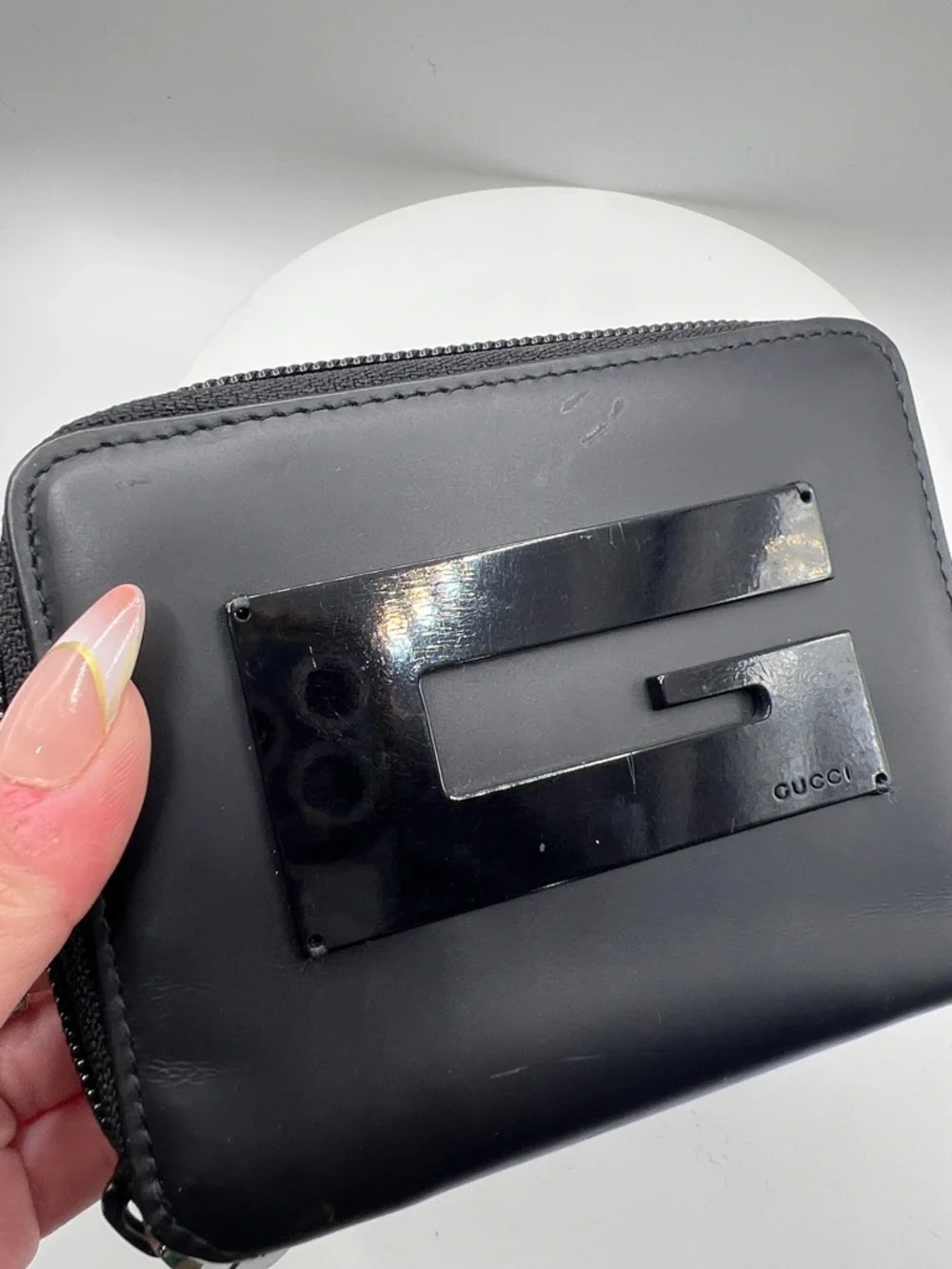 7050. Authentic Gucci Black Leather Zip Wallet with Glossy Logo. Made in Italy. - Picture 1 of 16